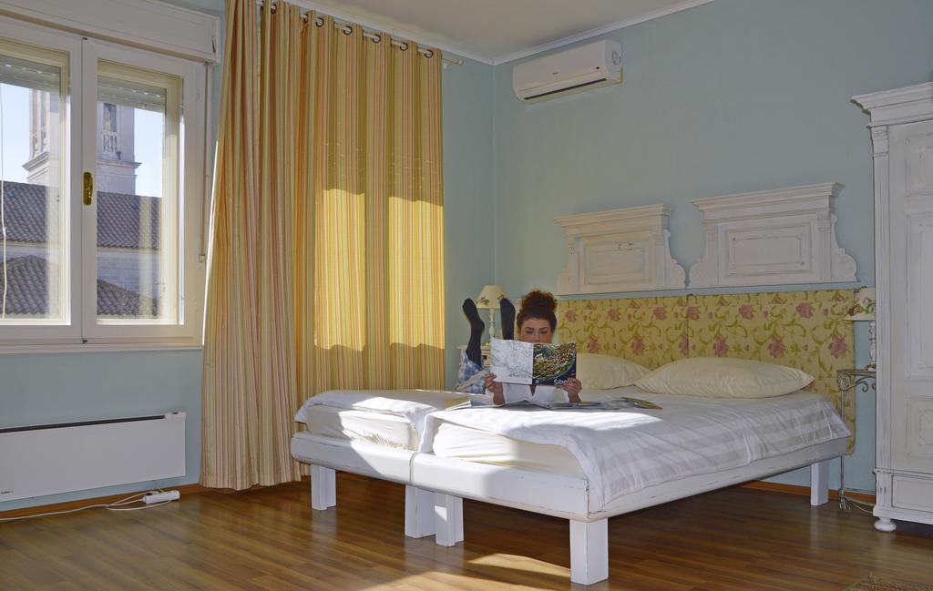 Shabby Chic Apartments Sibenik Room photo